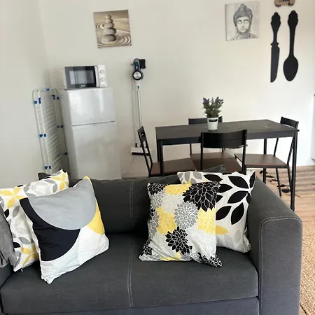 Studio Calme Avec Cour Privative Parking Jacuzzi Option Bordeaux–Mérignac reptér