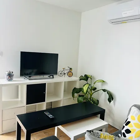 Calme Avec Cour Privative Parking Jacuzzi Option