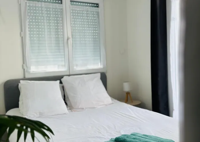 Calme Avec Cour Privative Parking Jacuzzi Option