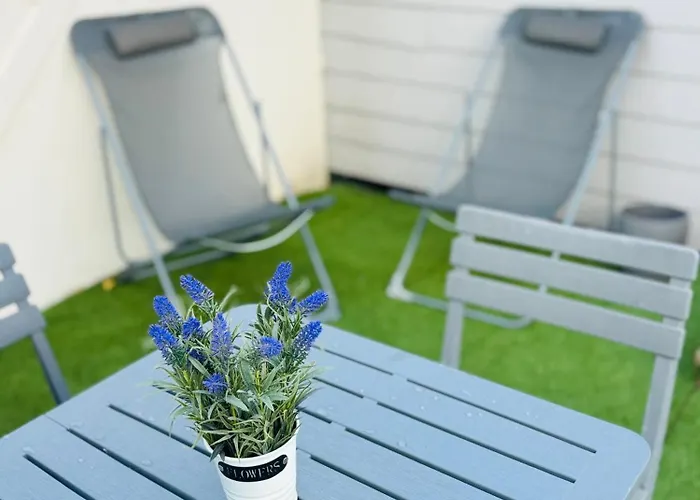 Studio Calme Avec Cour Privative Parking Jacuzzi Option * Bordeaux–Mérignac reptér